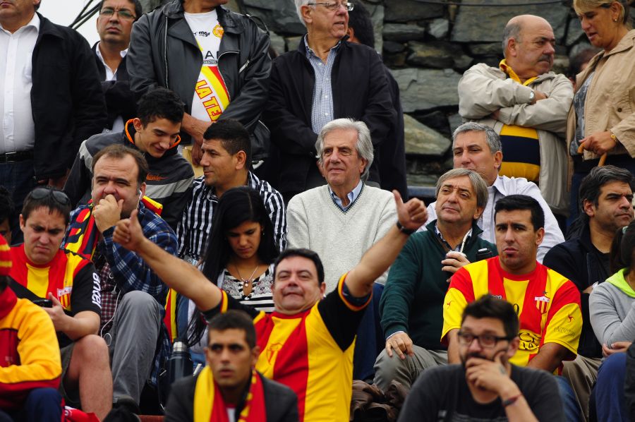Tabaré Vázquez en partido entre Progreso y Rampla Juniors. Foto: Fernando Ponzetto