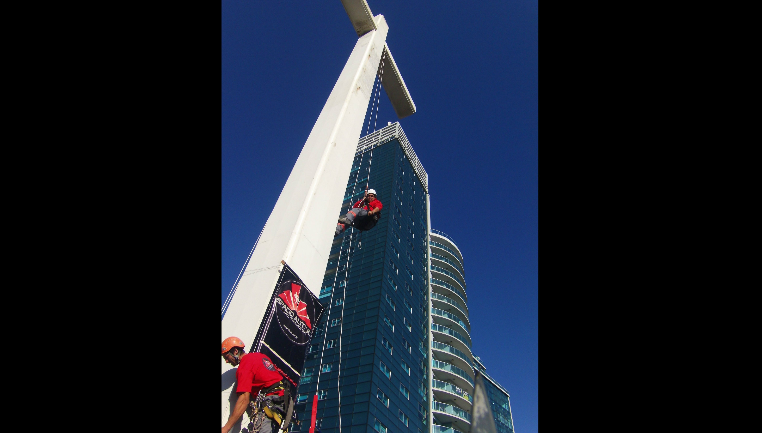 En julio de 2015 se llevaron a cabo tareas de mantenimiento en la Cruz del Papa. Foto: Spacio Altitud