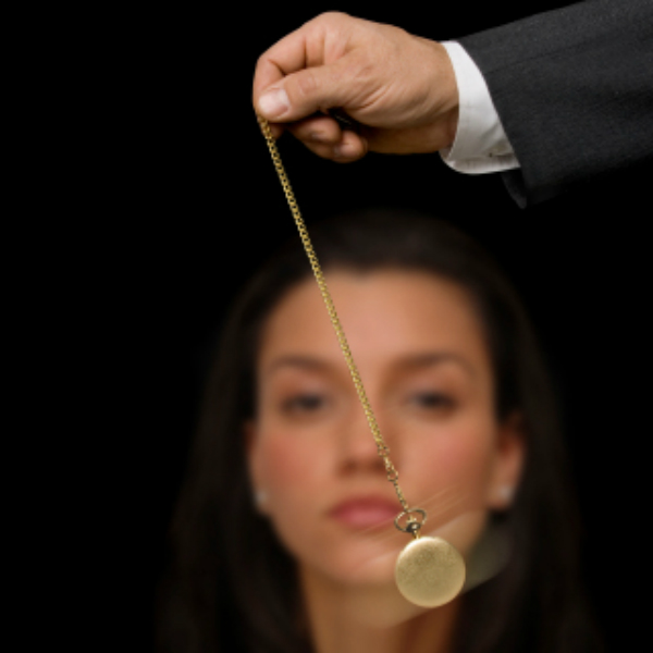 El eterno femenino de una imaginativa pintora