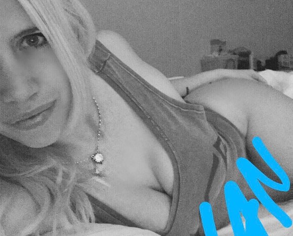 El eterno femenino de una imaginativa pintora