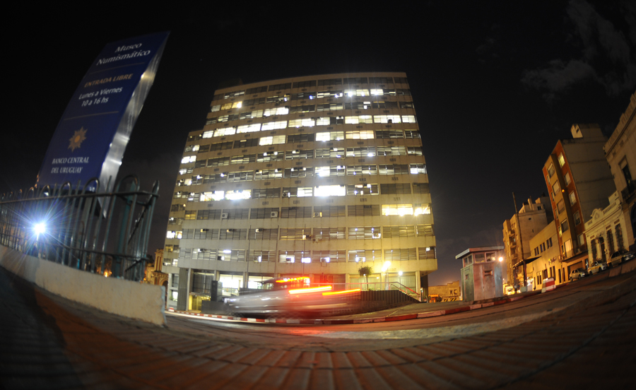 El eterno femenino de una imaginativa pintora