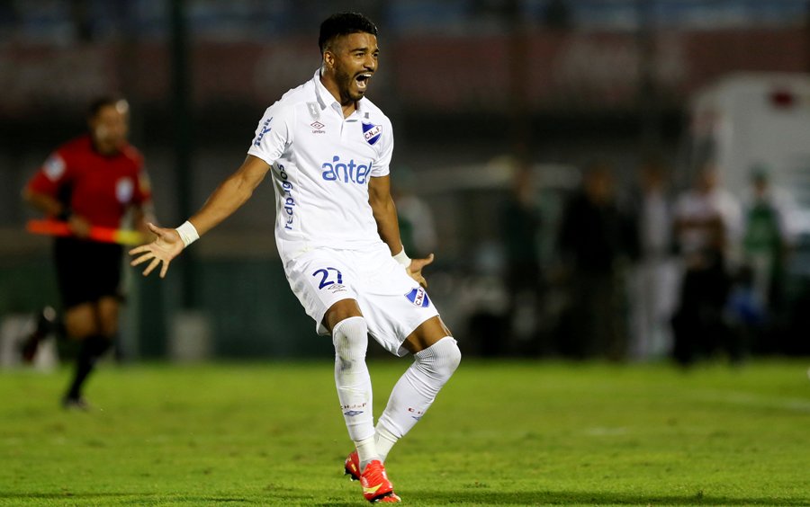 El eterno femenino de una imaginativa pintora