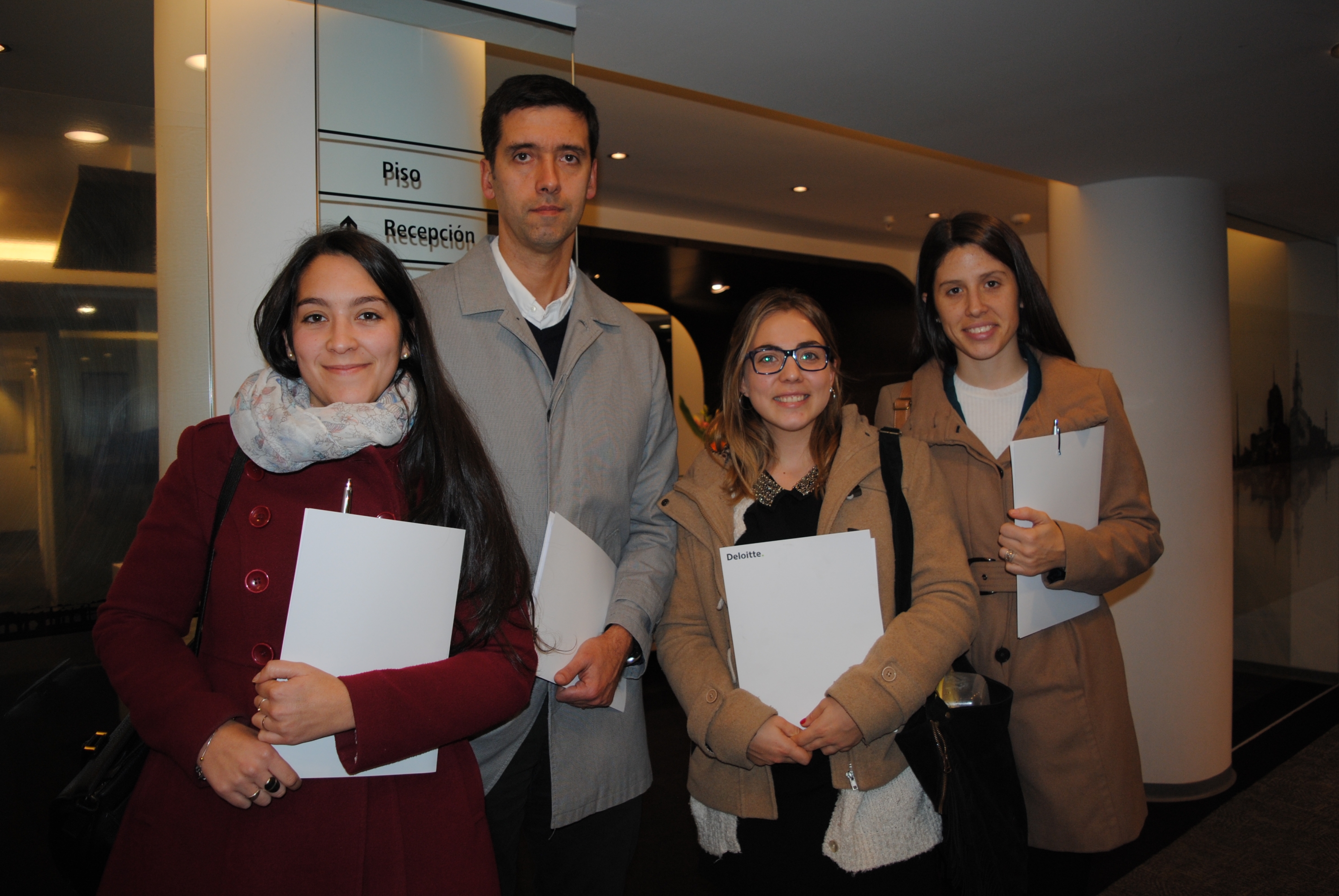 María de Marco, Alejandro San Martín, Lucía Palacios, Lucía Canclini.