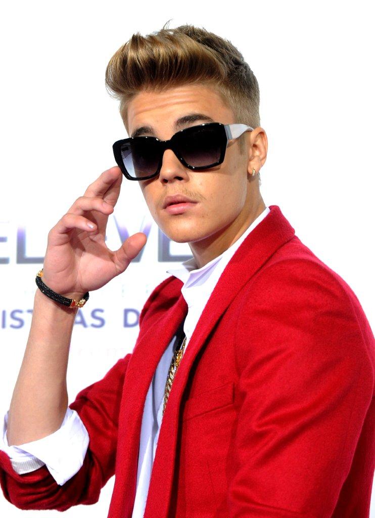 El eterno femenino de una imaginativa pintora