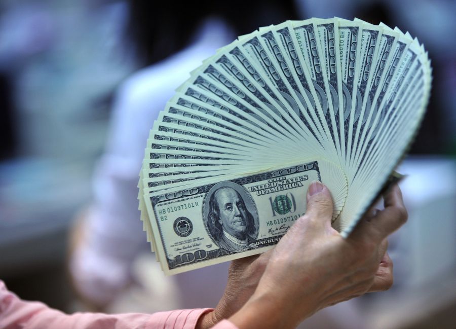 El eterno femenino de una imaginativa pintora