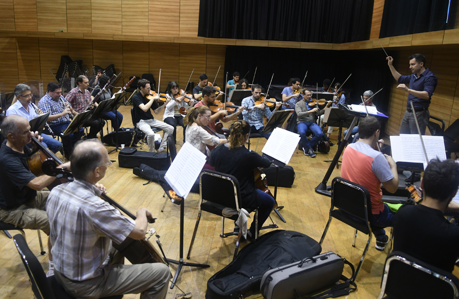 Seis de cada 10 músicos de la Ossodre también integran la Filarmónica de Montevideo. Foto: A. Colmegna