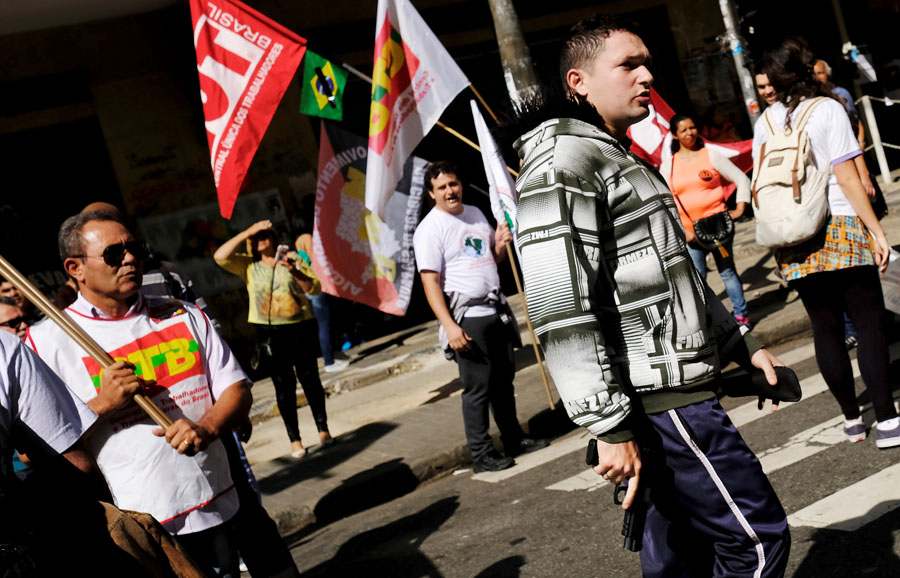 El eterno femenino de una imaginativa pintora