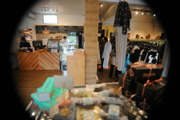 Ximena Torres y Caro Criado comparten local desde este verano en Punta Carretas. Foto: Fernando Ponzetto.