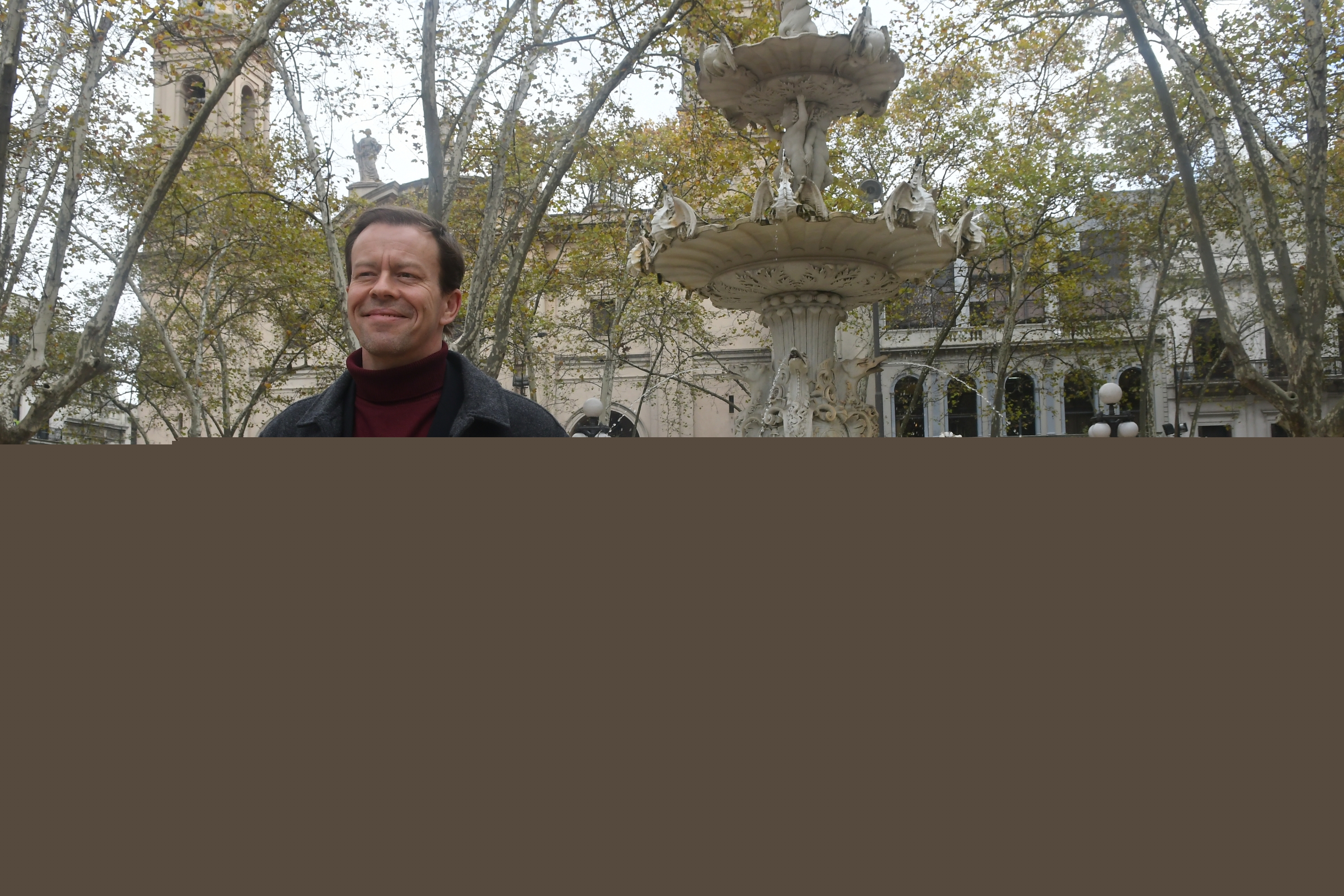 El eterno femenino de una imaginativa pintora