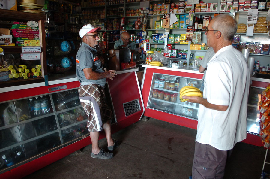 El eterno femenino de una imaginativa pintora
