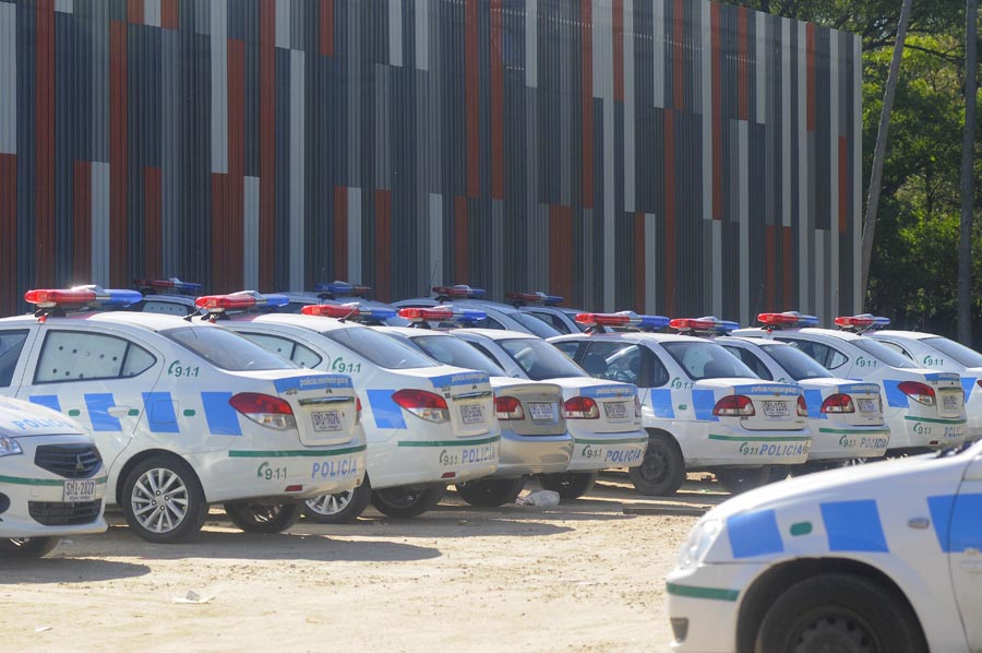 El eterno femenino de una imaginativa pintora