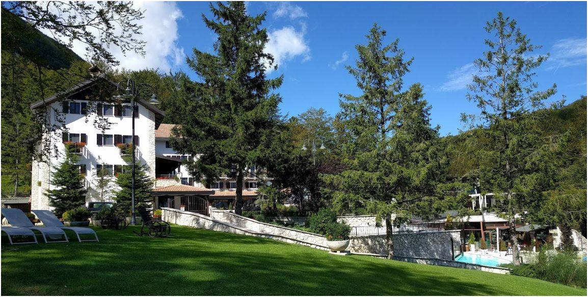 Así era el hotel antes de la avalancha de nieve. Foto: Facebook Hotel Rigopiano