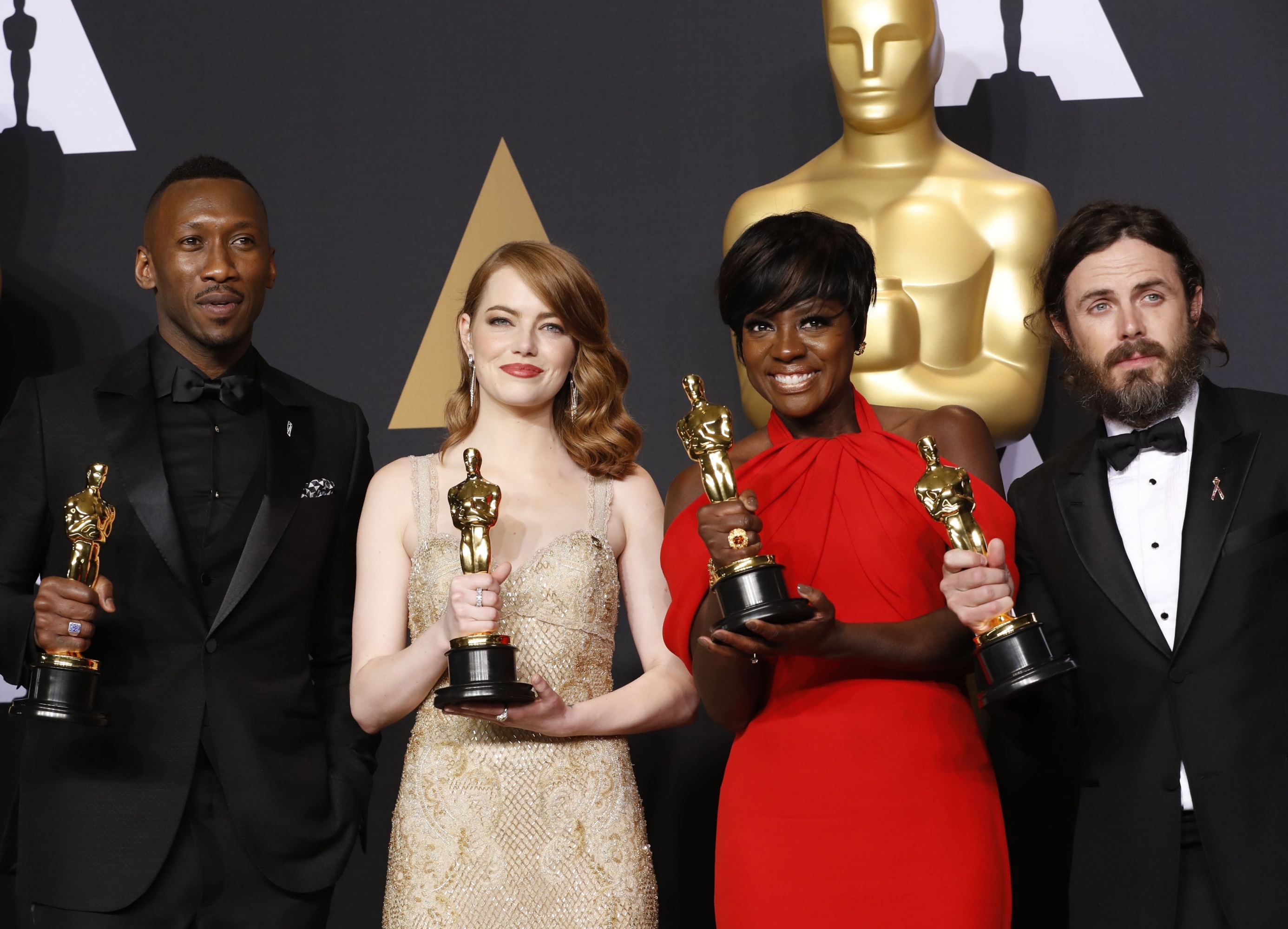 El eterno femenino de una imaginativa pintora