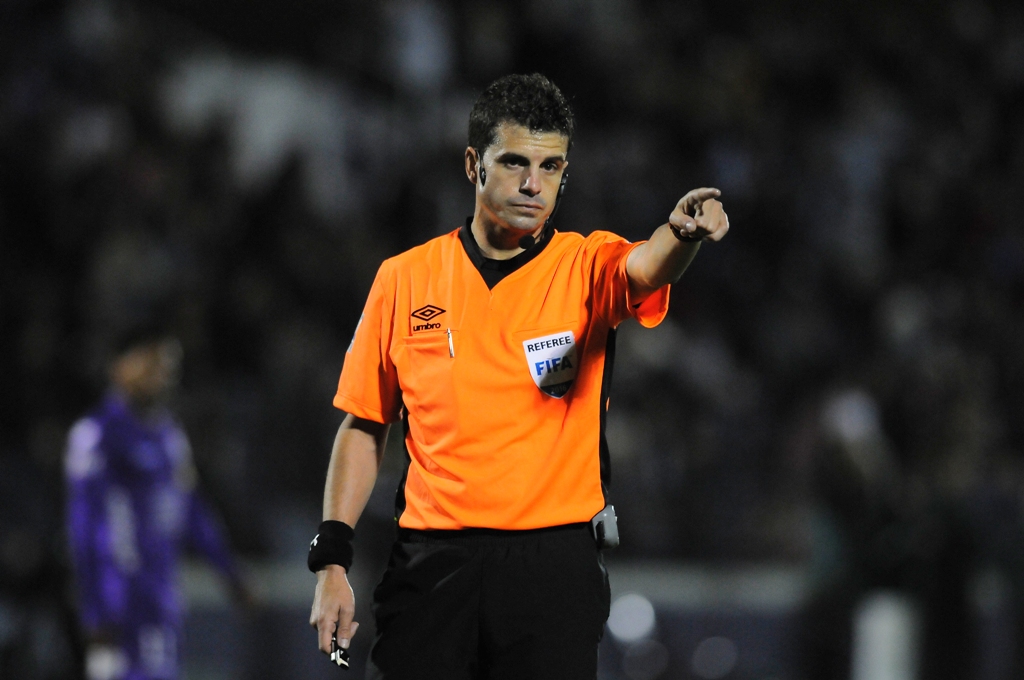 El eterno femenino de una imaginativa pintora