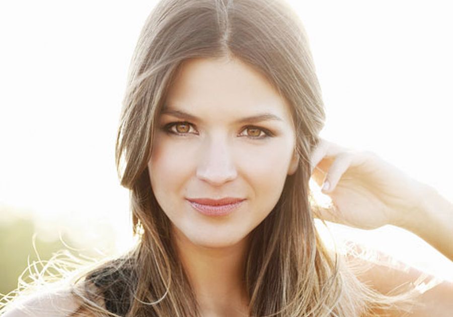 El eterno femenino de una imaginativa pintora