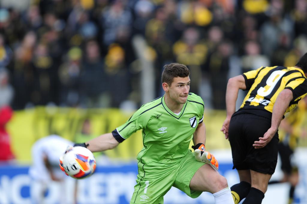 El eterno femenino de una imaginativa pintora