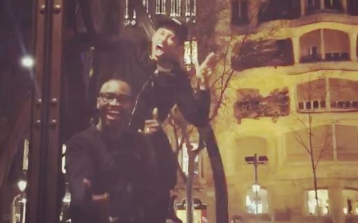 Neymar junto con el cantante Tiaguinho. Foto: @thbarbosa / Instagram