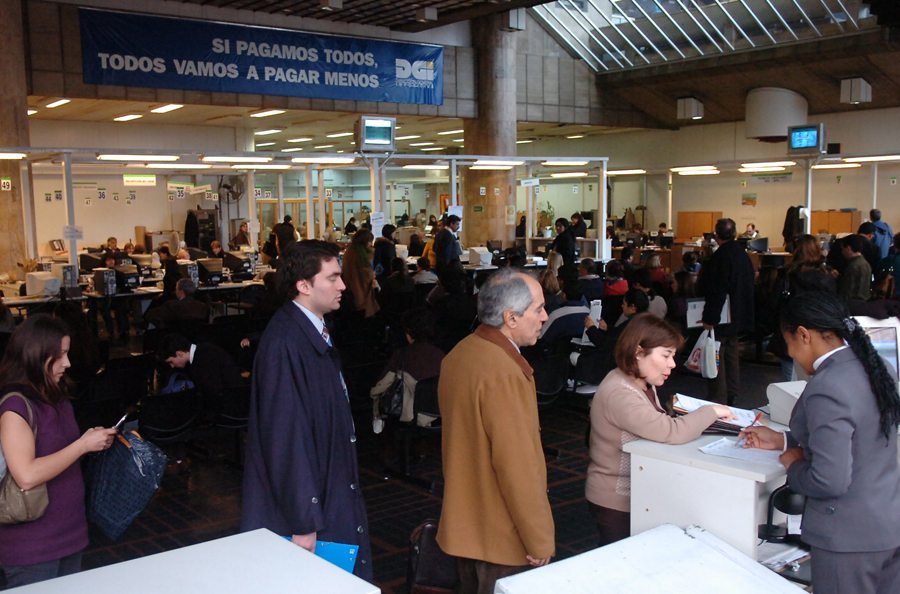 El eterno femenino de una imaginativa pintora