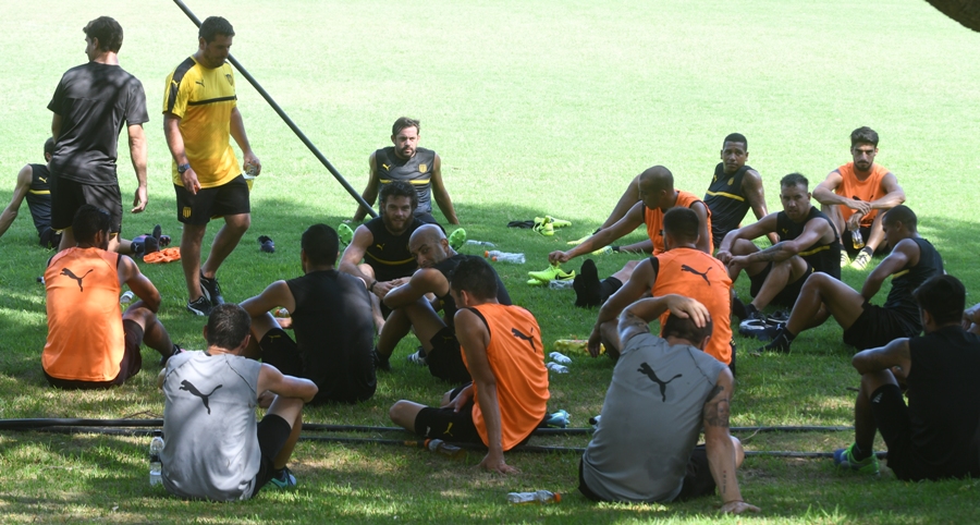 El eterno femenino de una imaginativa pintora