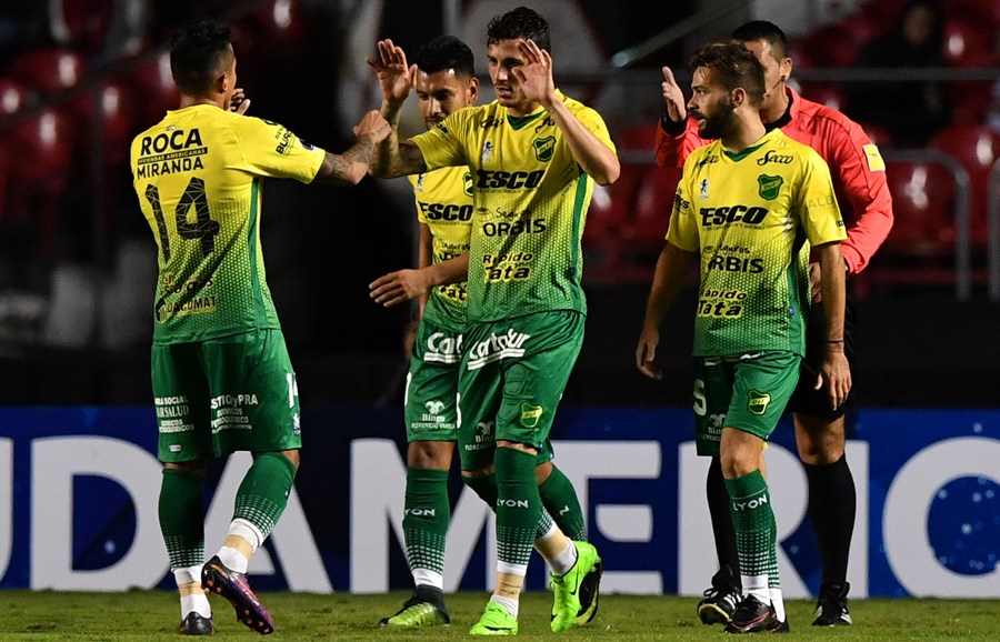 Defensa y Justicia celebra el triunfo ante San Pablo. Foto: AFP