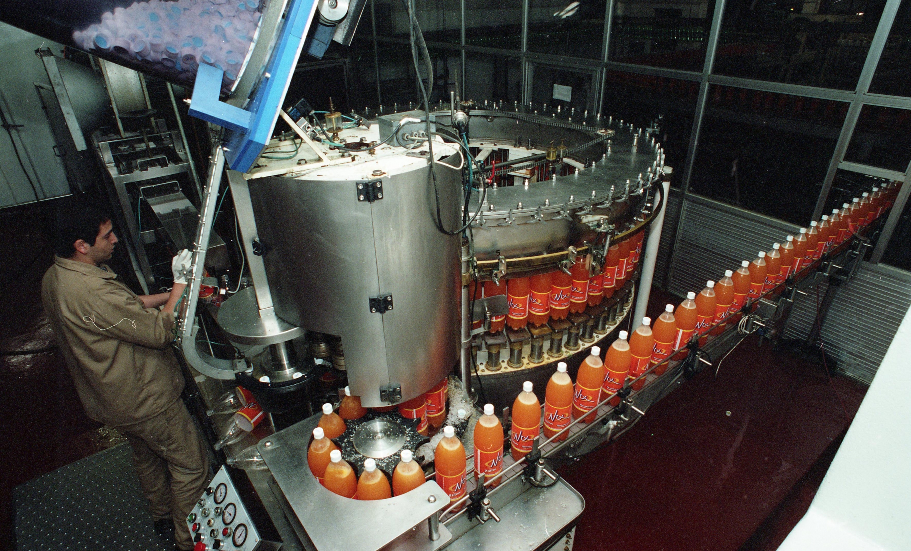 El eterno femenino de una imaginativa pintora