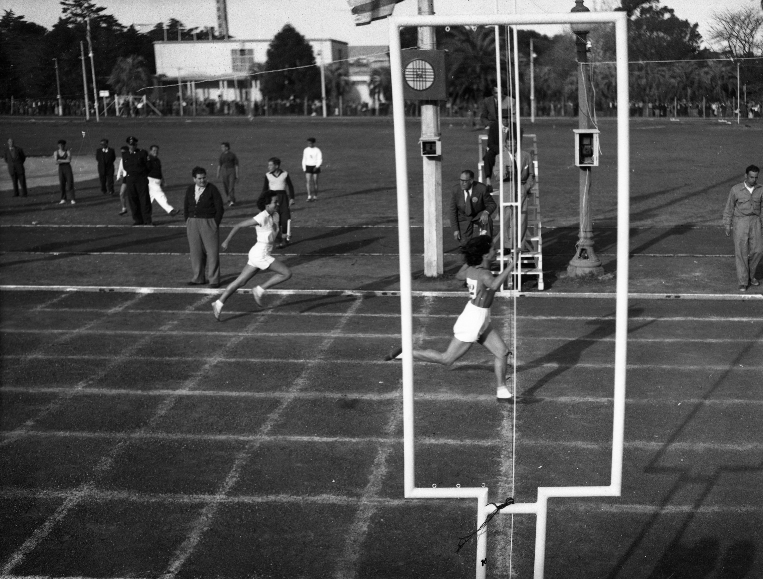 Inauguración de la Pista Oficial de Atletismo. Foto: Archivo El País