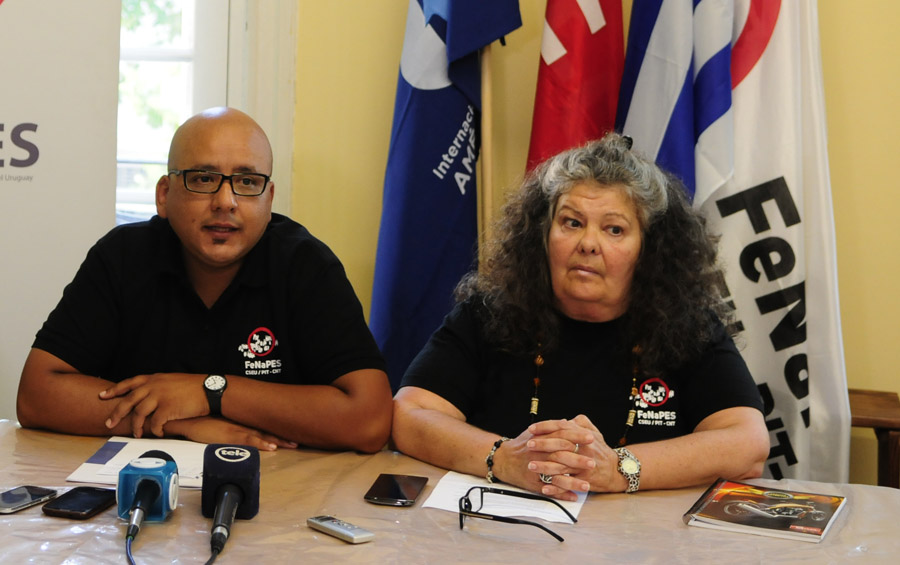 El eterno femenino de una imaginativa pintora