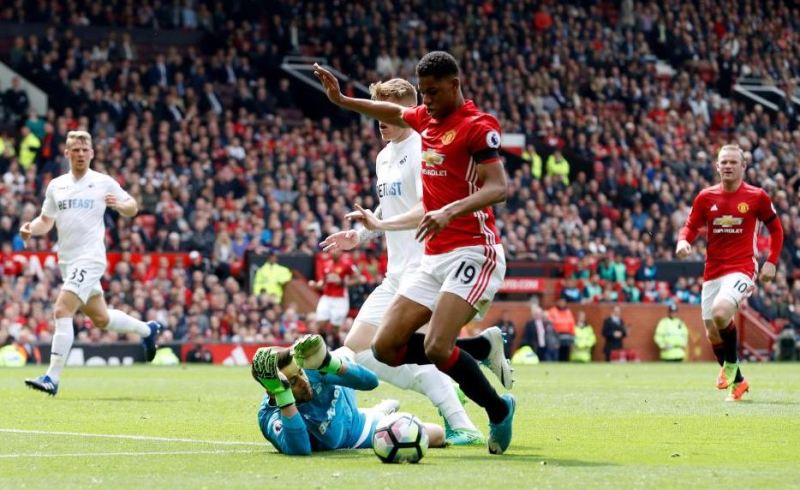 El eterno femenino de una imaginativa pintora