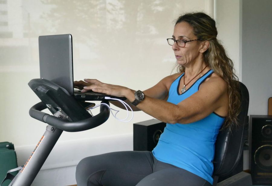 El eterno femenino de una imaginativa pintora