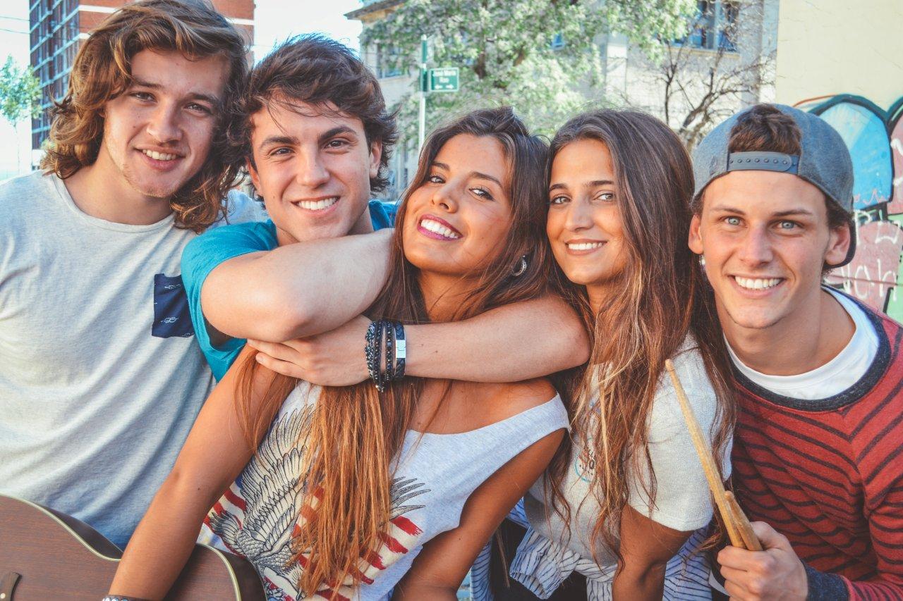 El eterno femenino de una imaginativa pintora