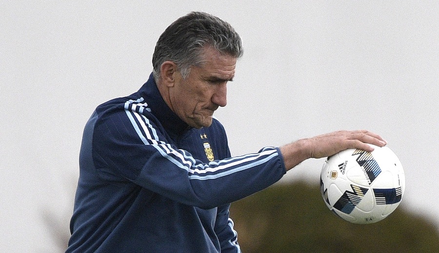Bauza no se quiere ir, mucho menos sin que le paguen lo que le deben. Foto: AFP