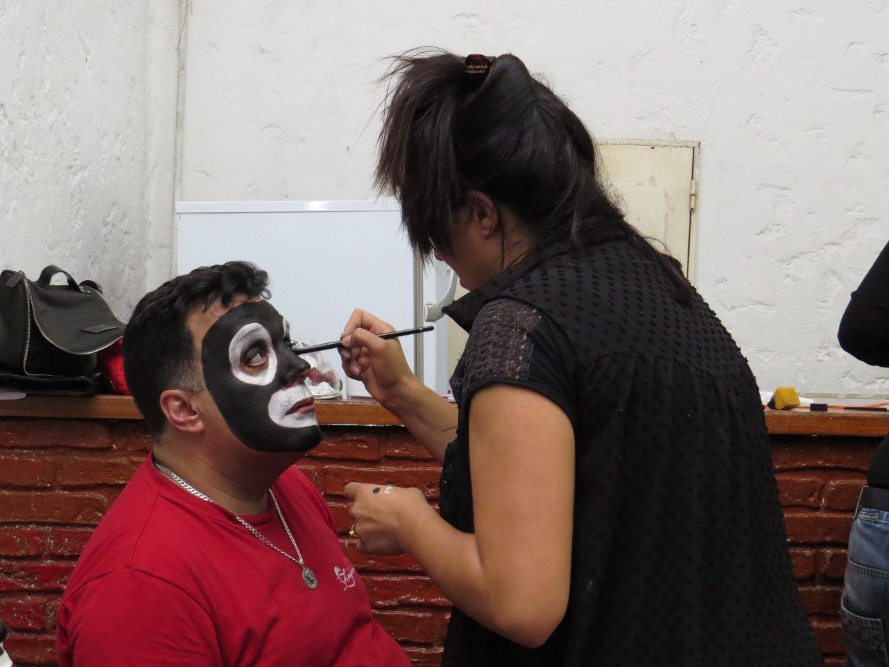 El eterno femenino de una imaginativa pintora