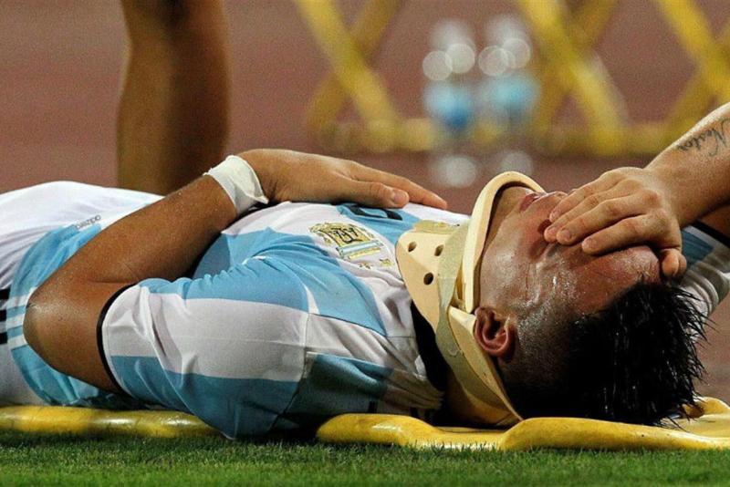 Así se retiró Lautaro Martínez del campo ante Vietnam. Foto: La Nación / GDA