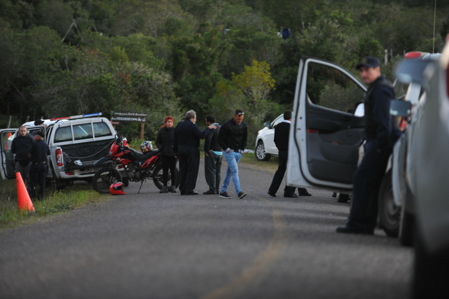 Policía, Guardaparques y familia buscan intensamente al pequeño. Foto: Fernando Ponzetto