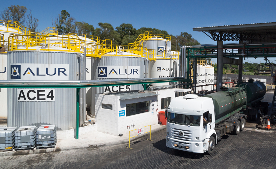 El eterno femenino de una imaginativa pintora