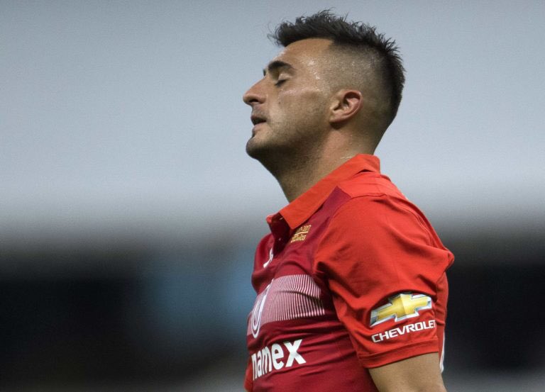 El argentino Enrique Triverio sancionado por un año. Foto: @referee_mex