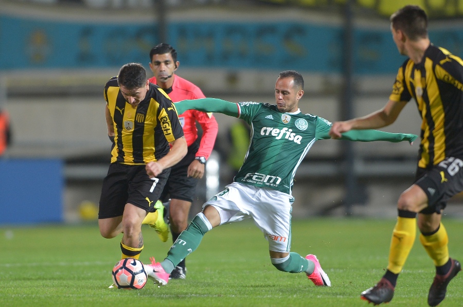 Peñarol - Palmeiras Foto: Gerardo Pérez