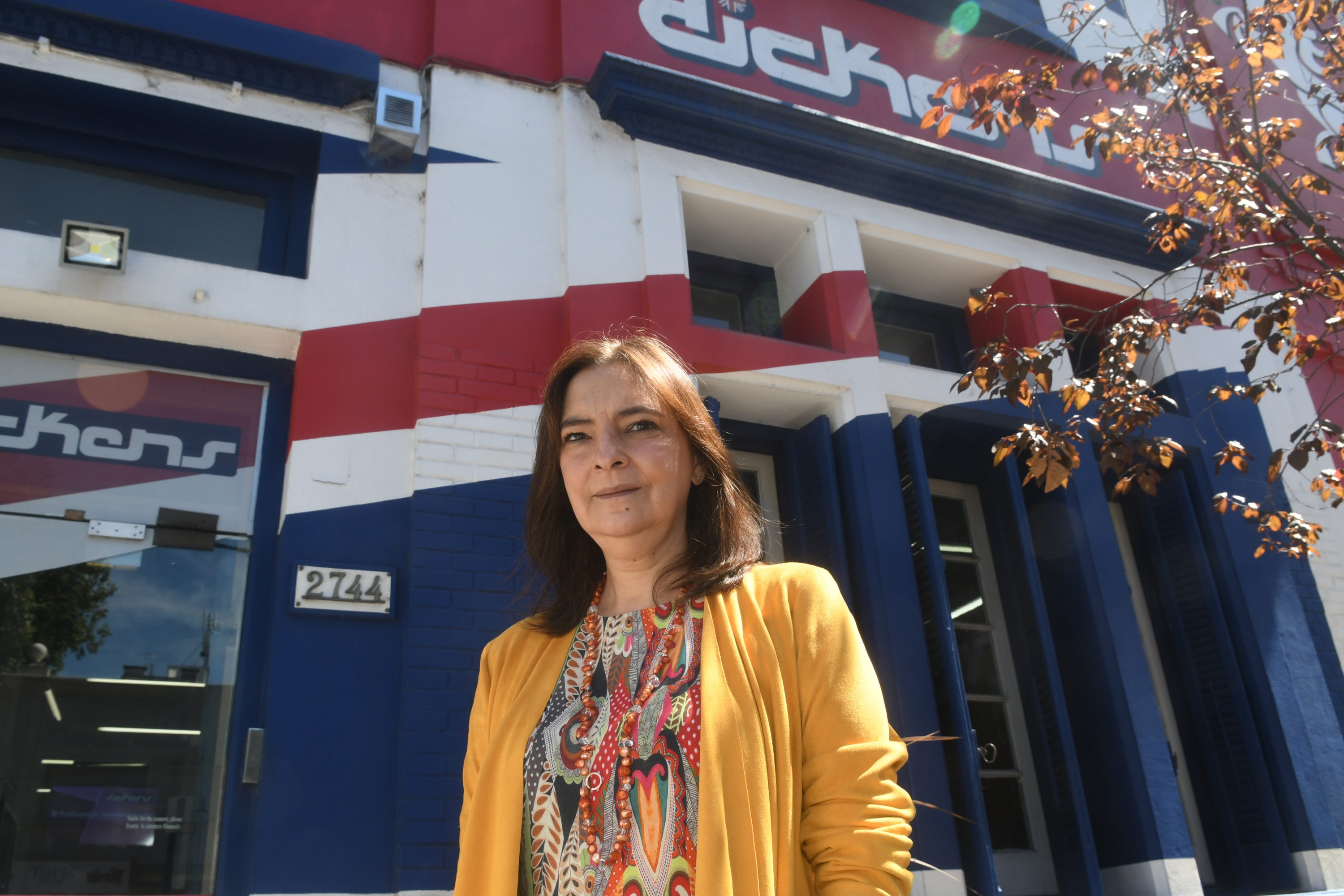 El eterno femenino de una imaginativa pintora