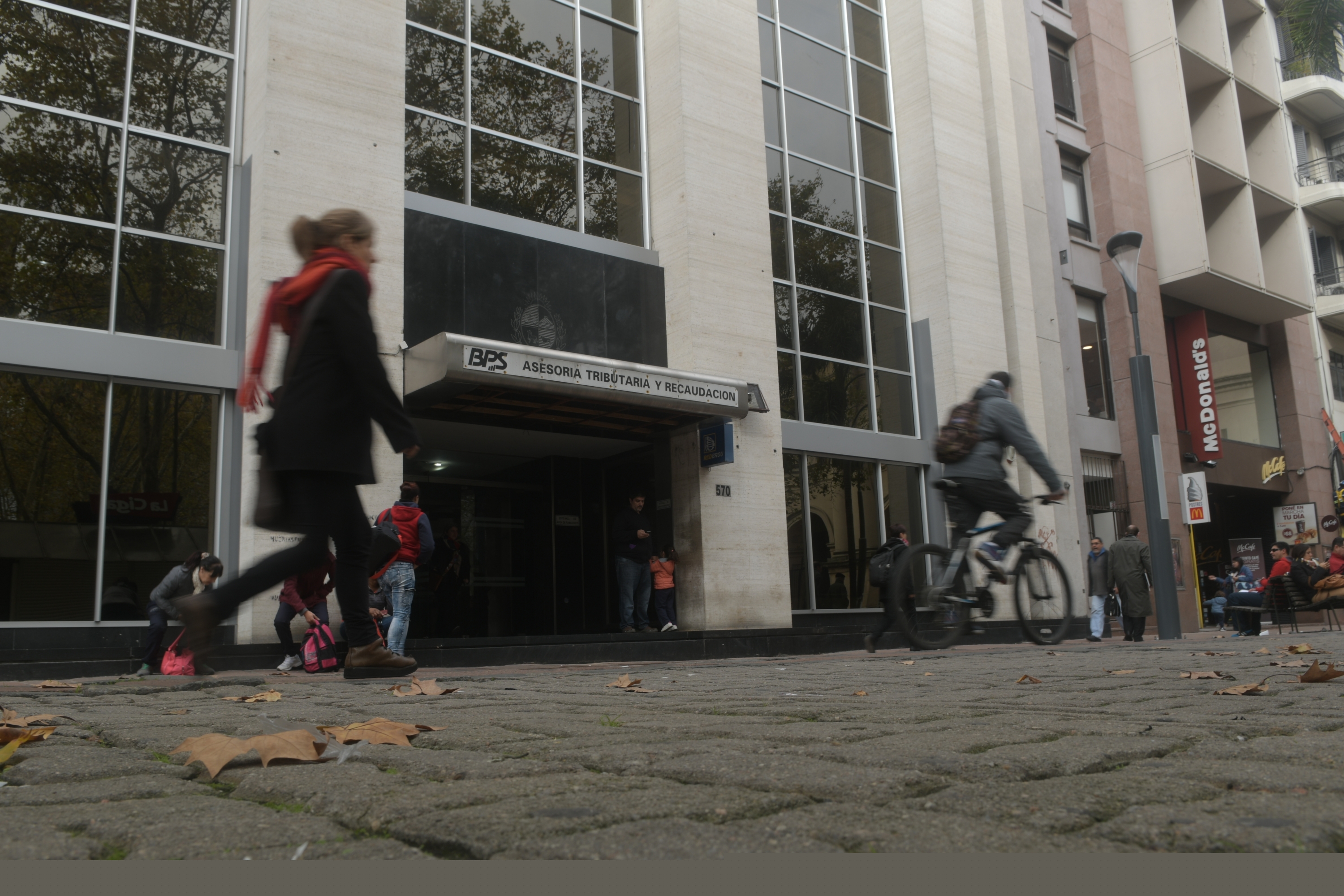 La sede del BPS con problemas de roedores está ubicada en Plaza Matríz. Foto: F. Flores