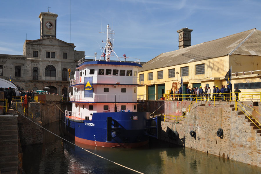 El eterno femenino de una imaginativa pintora