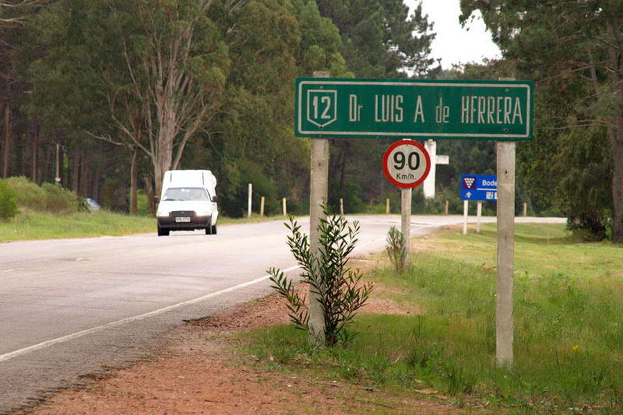 El eterno femenino de una imaginativa pintora