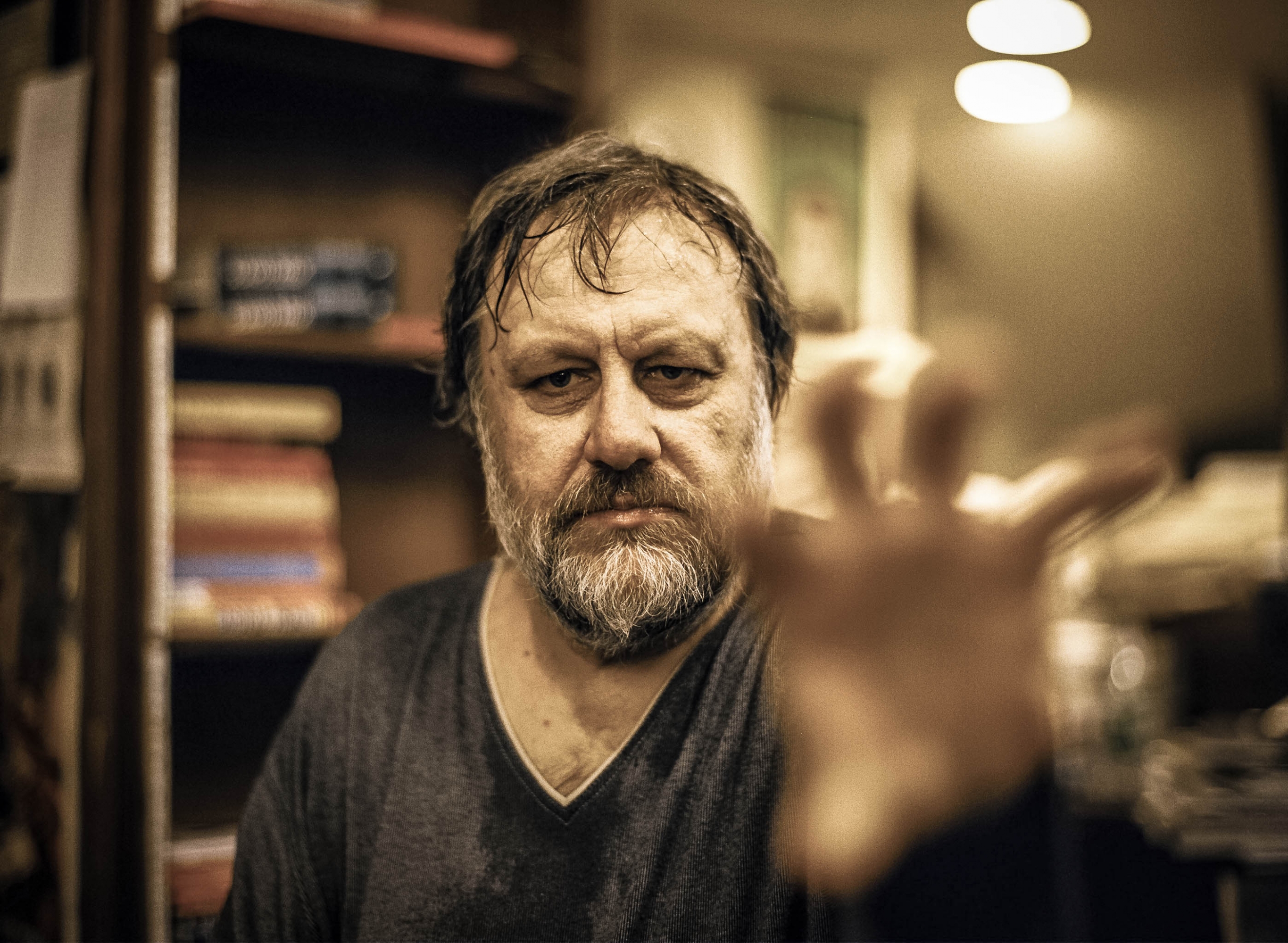 El eterno femenino de una imaginativa pintora