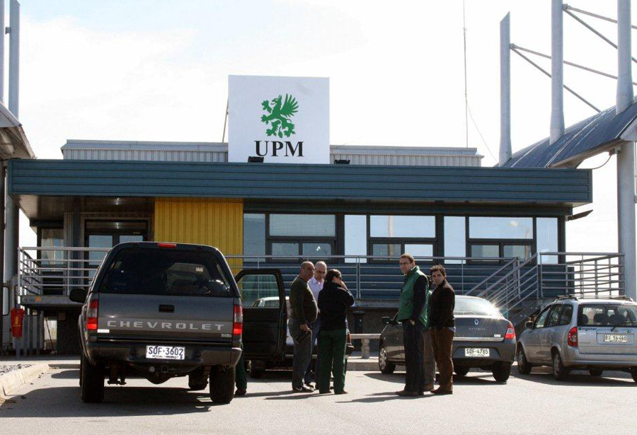 El eterno femenino de una imaginativa pintora