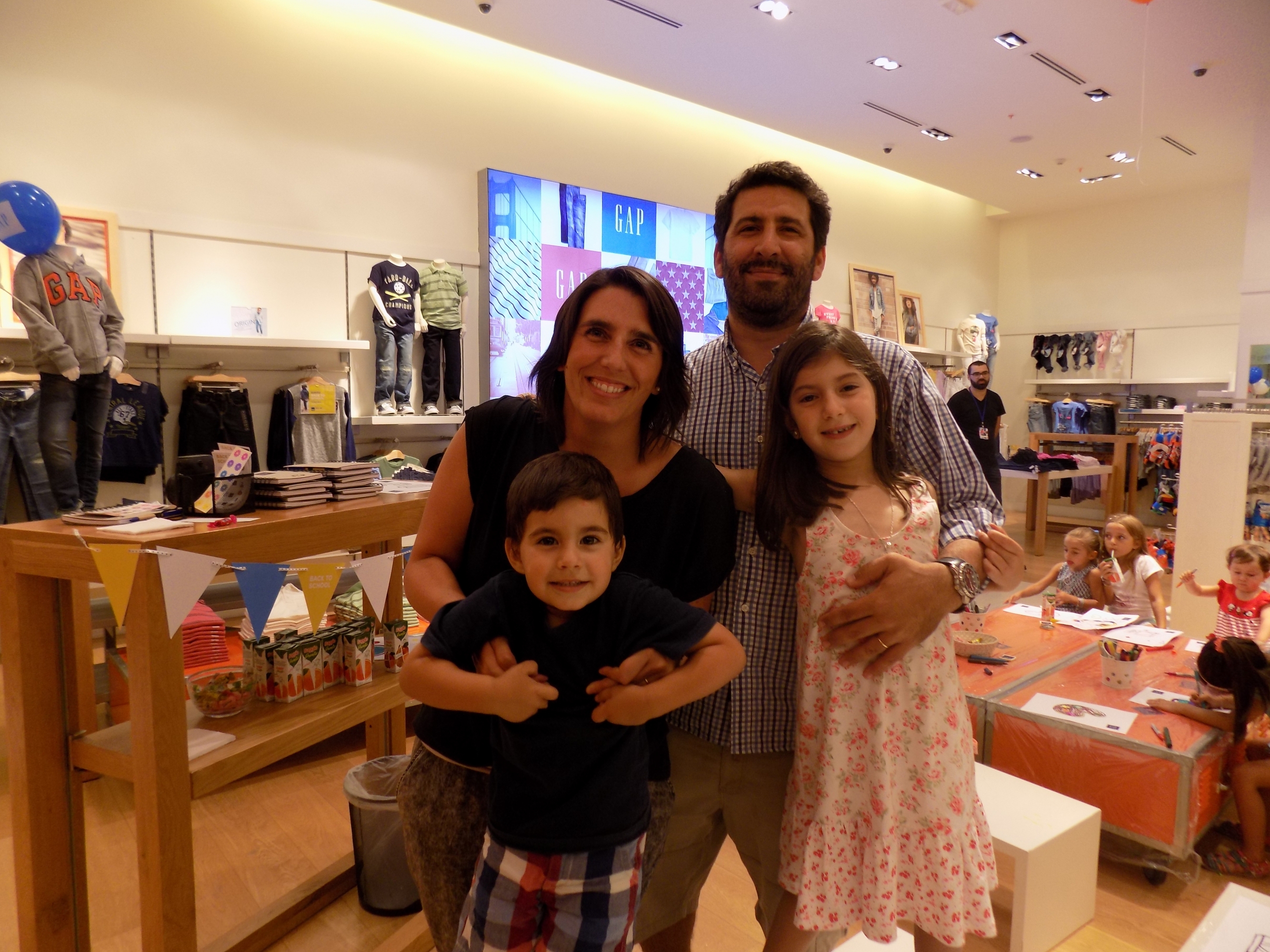 Ana Inés Rodríguez, Sebastián, Paz y Francisco Aitcin.