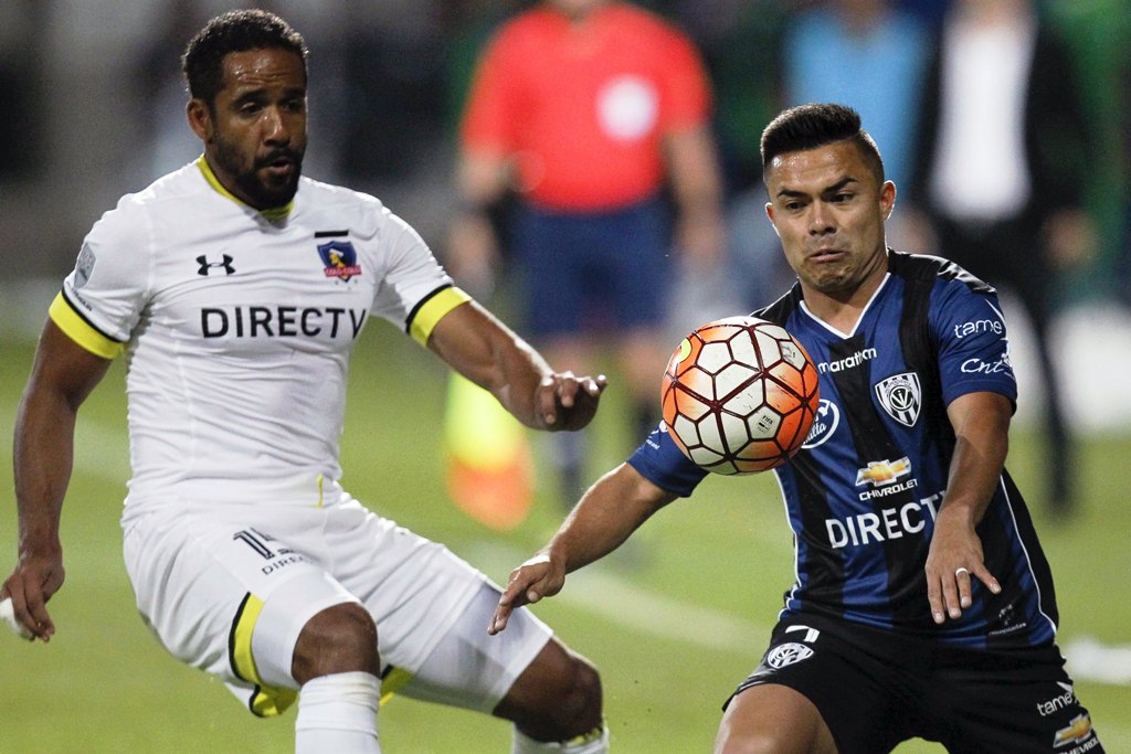 El eterno femenino de una imaginativa pintora