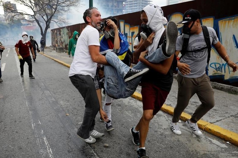 El eterno femenino de una imaginativa pintora