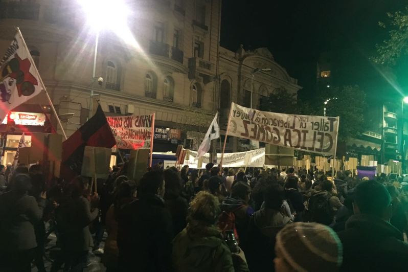 Marcha de Ni una menos en Montevideo. Foto: Camila Beltrán.