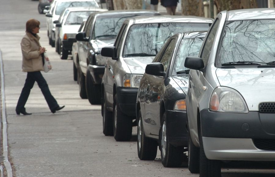 El eterno femenino de una imaginativa pintora