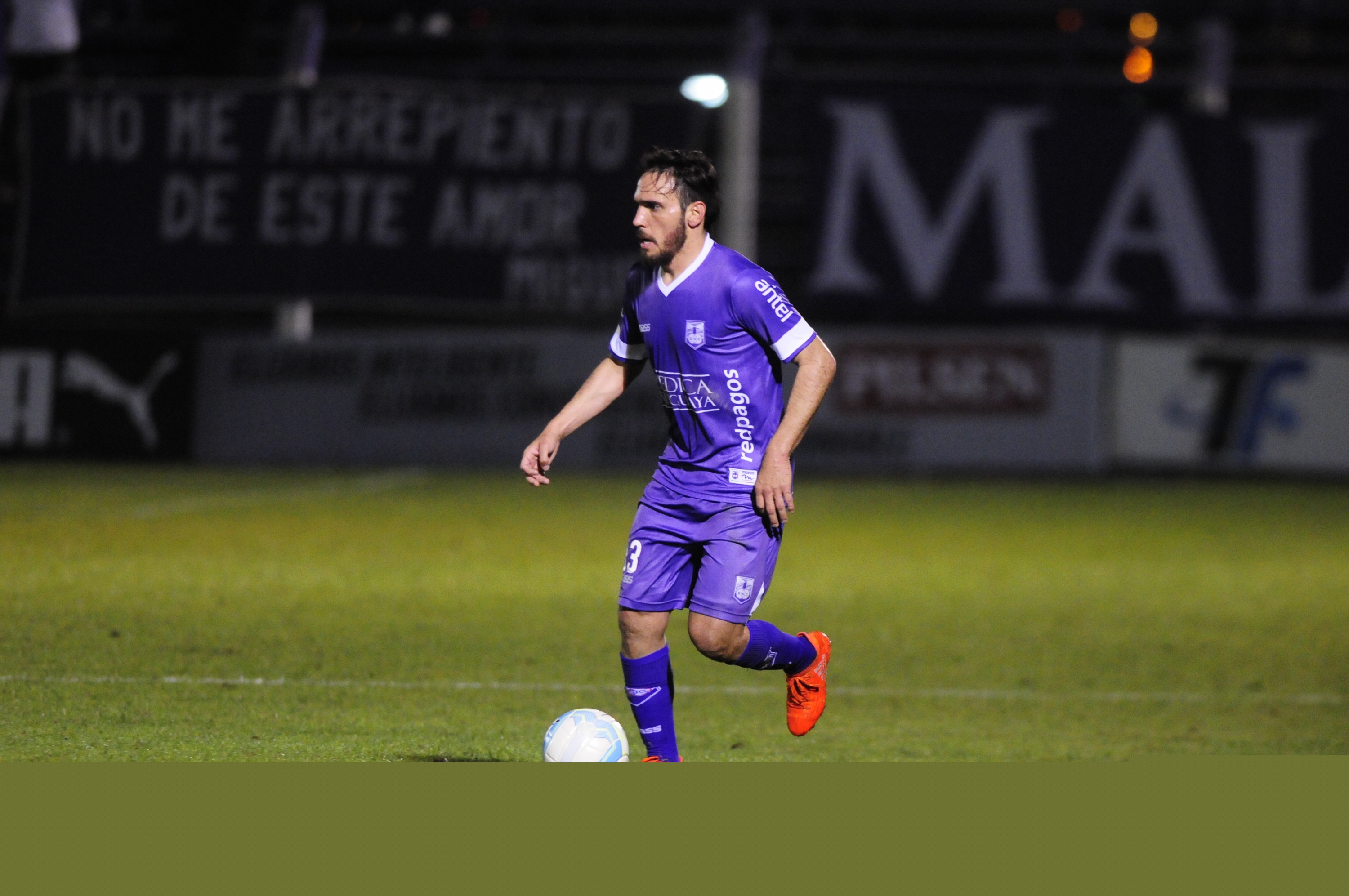 El eterno femenino de una imaginativa pintora