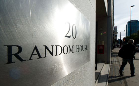 El eterno femenino de una imaginativa pintora